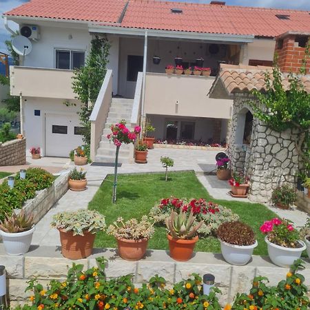 Apartman "Flower Garden" Ražanac Exterior foto